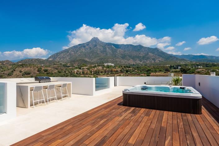 Image No.5-5 Bed Villa for sale