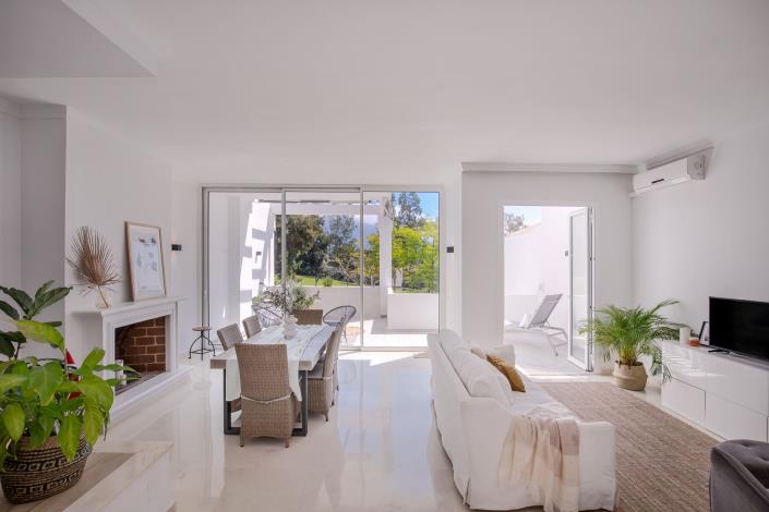 Image No.13-3 Bed Townhouse for sale