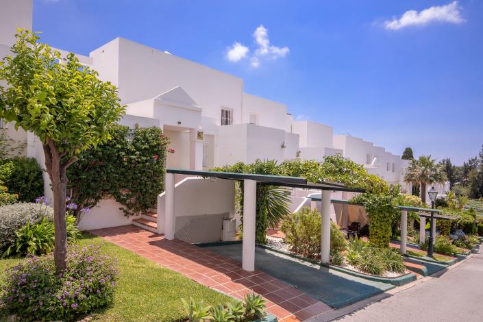 Image No.31-3 Bed Townhouse for sale