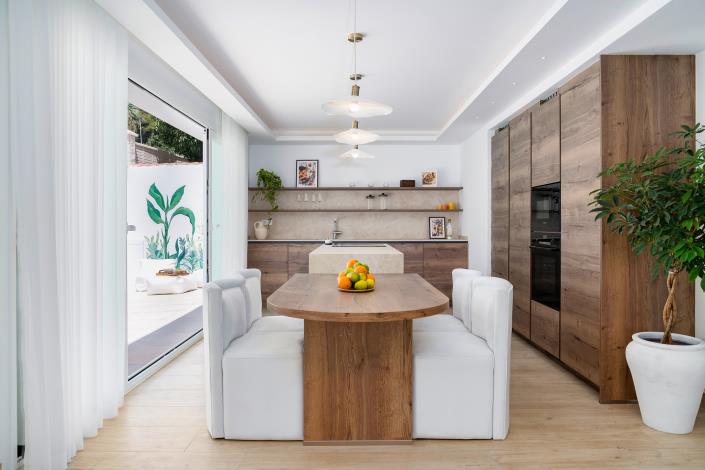 Image No.14-4 Bed Villa / Detached for sale