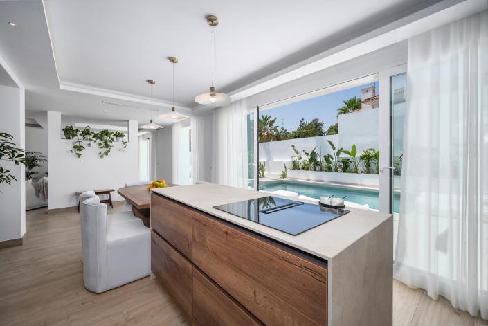 Image No.19-4 Bed Villa / Detached for sale