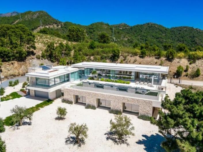 Image No.2-4 Bed Villa for sale