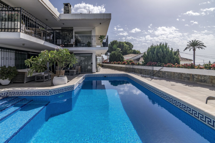 Image No.13-4 Bed Villa / Detached for sale