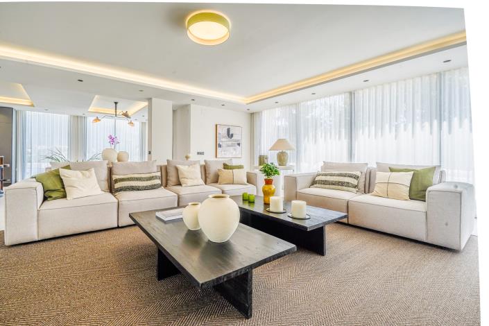 Image No.10-5 Bed Villa for sale