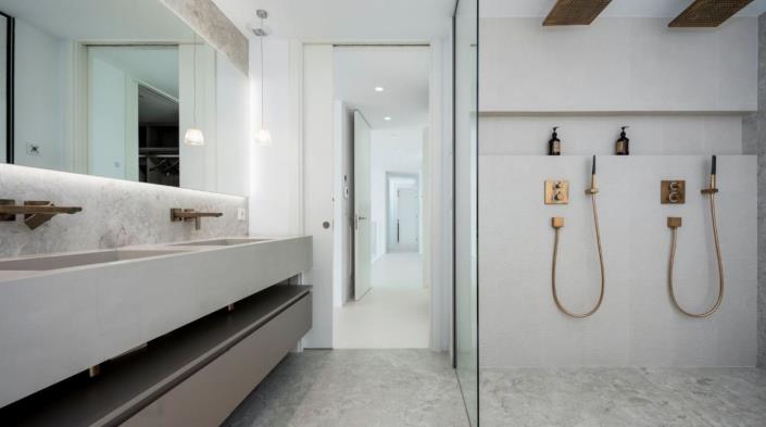 Image No.9-6 Bed Villa for sale