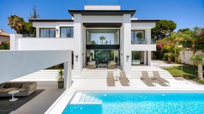 6 Bed Villa for sale