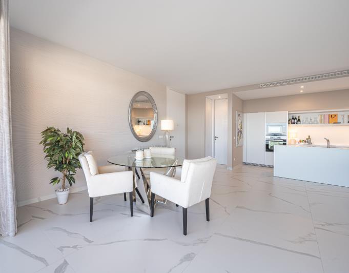 Image No.21-3 Bed Apartment for sale