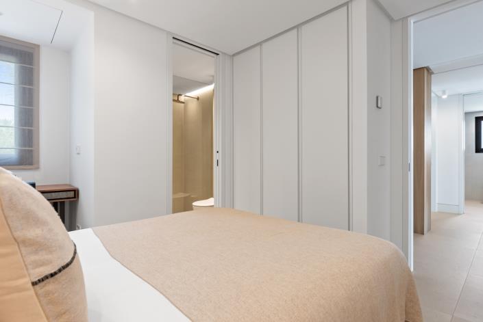 Image No.20-3 Bed Apartment for sale