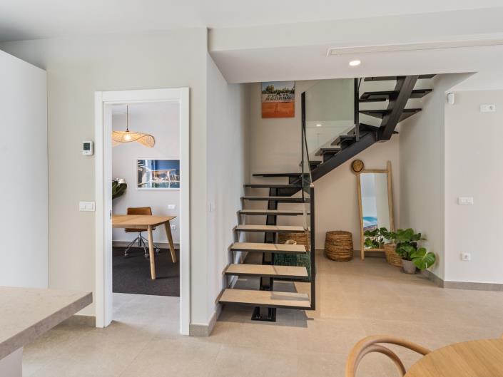 Image No.21-5 Bed Apartment for sale