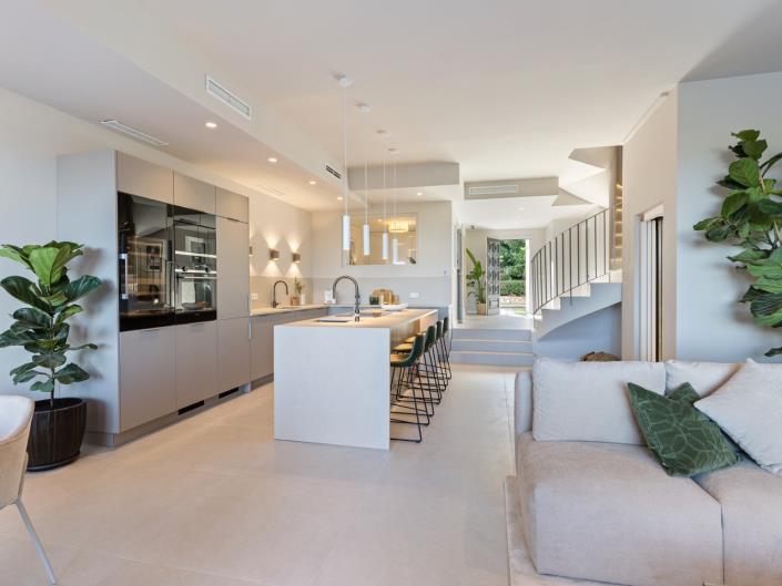 Image No.15-4 Bed Townhouse for sale