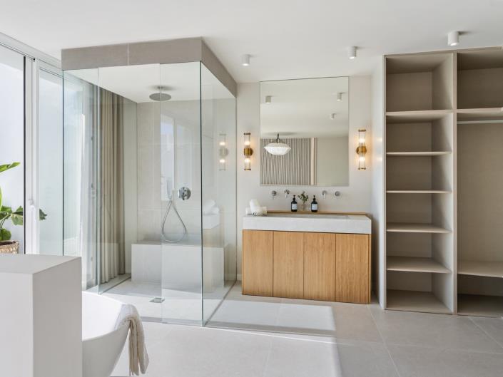 Image No.22-4 Bed Townhouse for sale