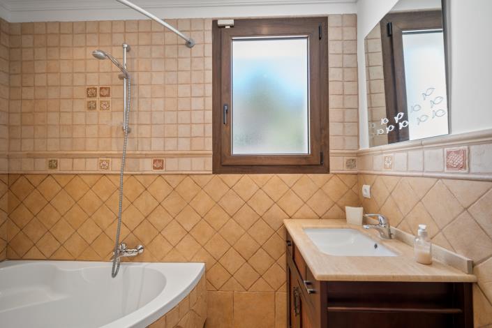 Image No.20-6 Bed Villa for sale