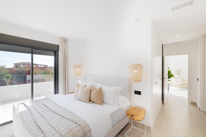 Image No.24-3 Bed Apartment for sale