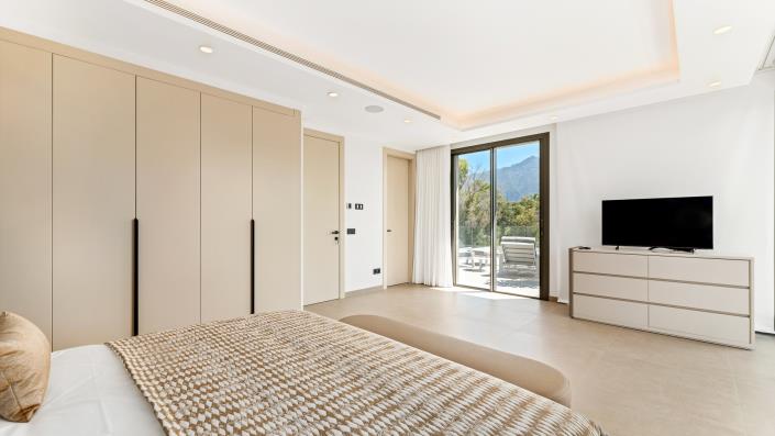 Image No.9-4 Bed Villa for sale