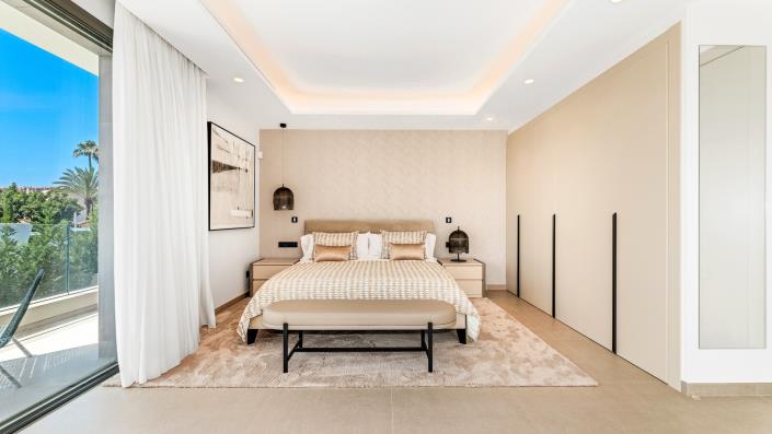 Image No.10-4 Bed Villa for sale