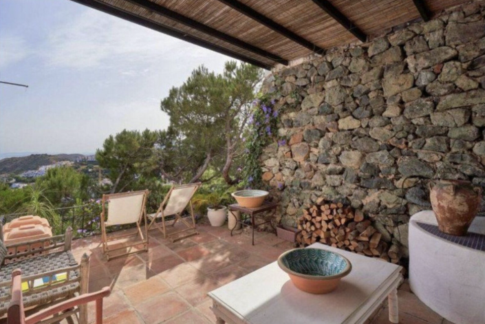 Image No.6-2 Bed Townhouse for sale