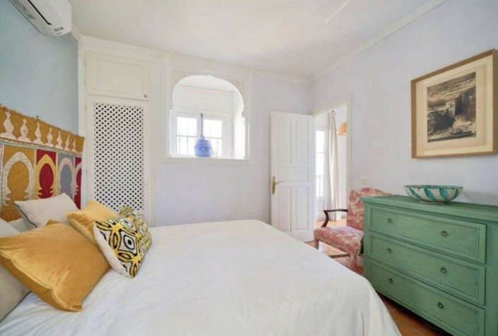 Image No.15-2 Bed Townhouse for sale