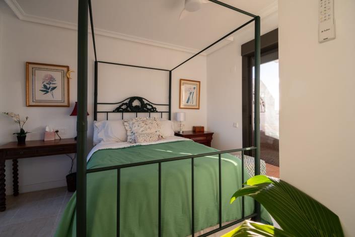 Image No.17-2 Bed Duplex for sale