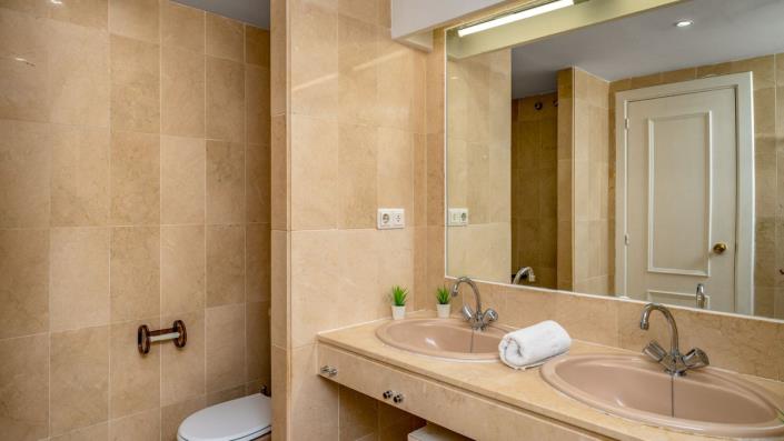 Image No.16-2 Bed Apartment for sale