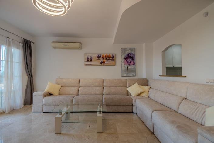 Image No.12-3 Bed Townhouse for sale