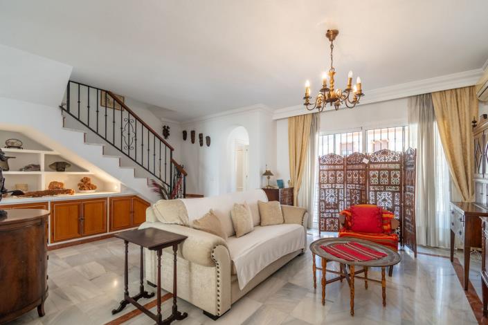 Image No.8-3 Bed Townhouse for sale