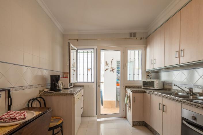 Image No.10-3 Bed Townhouse for sale