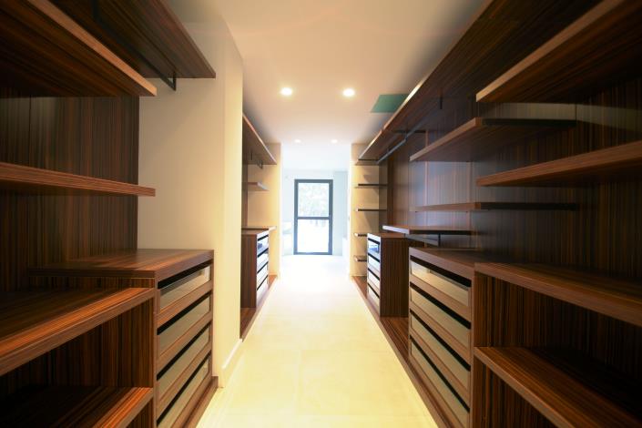 Image No.17-5 Bed Villa for sale