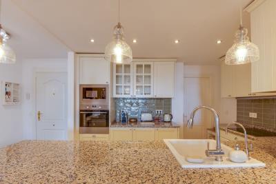 12-53013098fcab6c38b1379cd33298e050