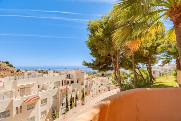 Image No.24-4 Bed Apartment for sale