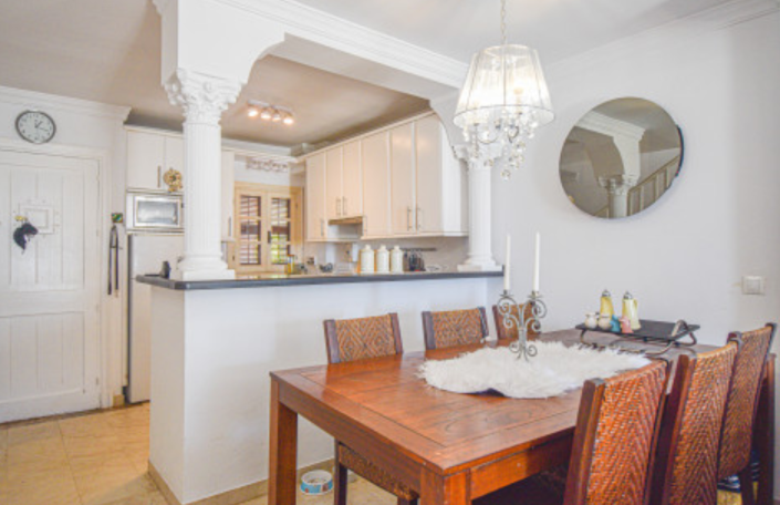 Image No.8-3 Bed Townhouse for sale