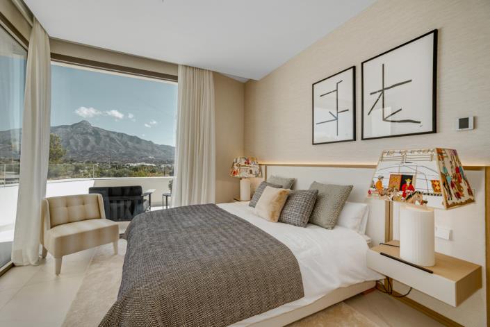 Image No.12-4 Bed Semi-Detached for sale