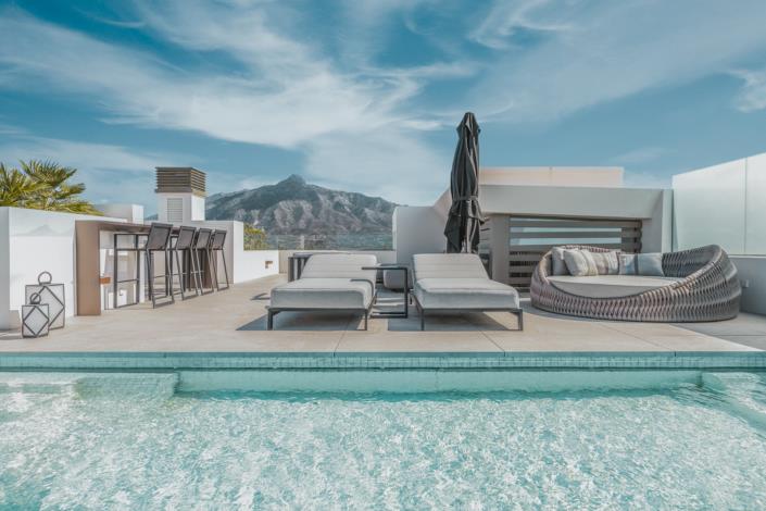 Image No.20-4 Bed Semi-Detached for sale