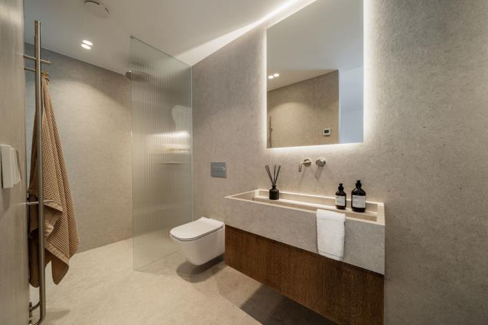 Image No.14-4 Bed Townhouse for sale