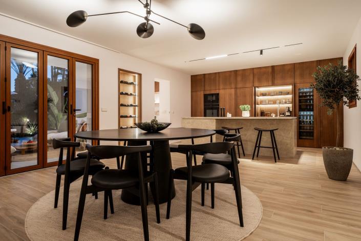 Image No.19-4 Bed Townhouse for sale