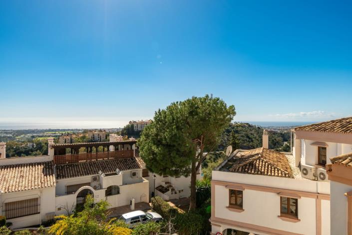 Image No.37-3 Bed Townhouse for sale