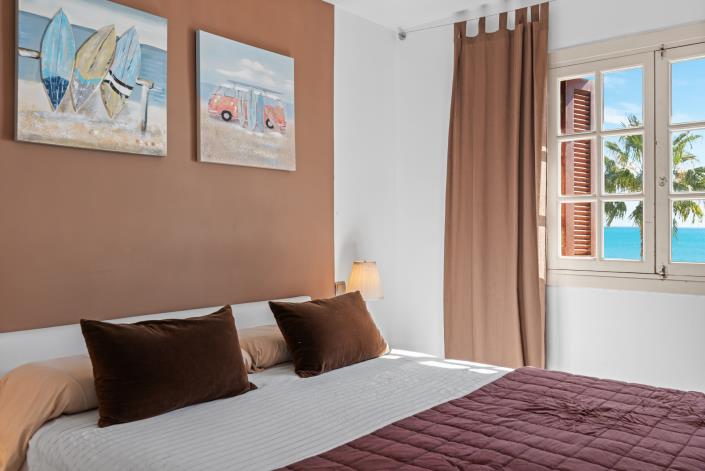 Image No.15-3 Bed Townhouse for sale