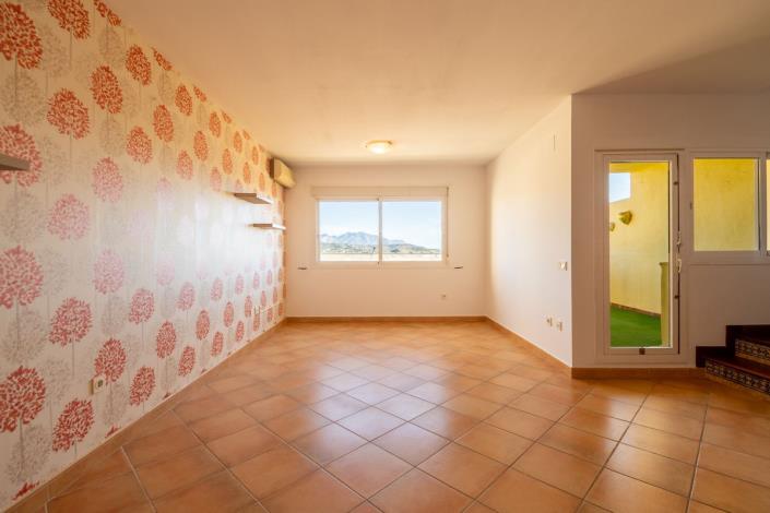 Image No.12-2 Bed Townhouse for sale