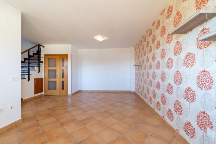 Image No.15-2 Bed Townhouse for sale