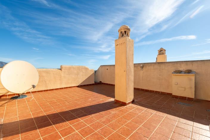 Image No.32-2 Bed Townhouse for sale