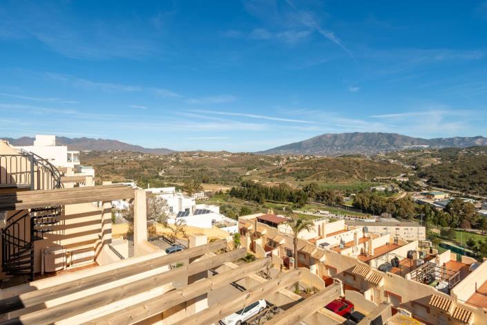 Image No.33-2 Bed Townhouse for sale