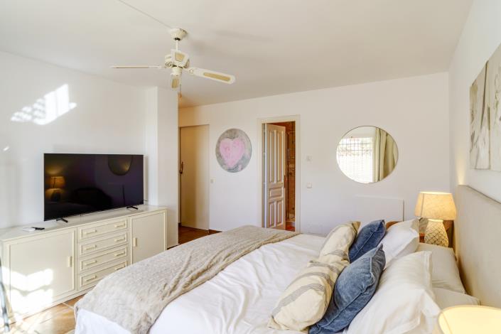 Image No.21-3 Bed Townhouse for sale