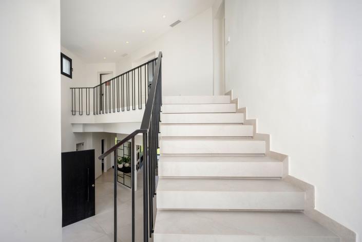 Image No.43-6 Bed Villa for sale