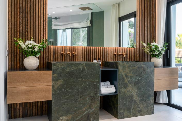 Image No.54-6 Bed Villa for sale