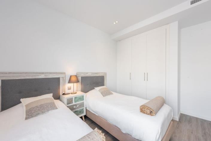 Image No.15-3 Bed Apartment for sale