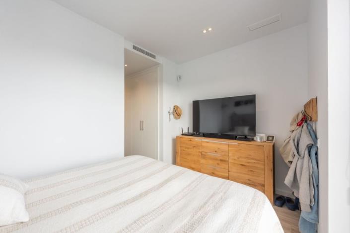 Image No.18-3 Bed Apartment for sale