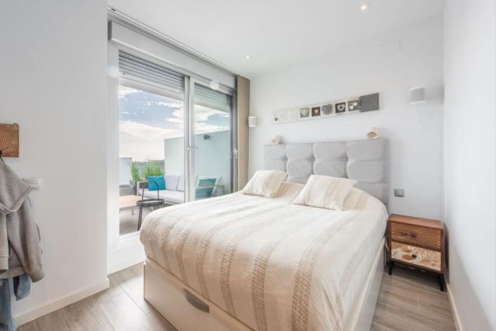 Image No.17-3 Bed Apartment for sale