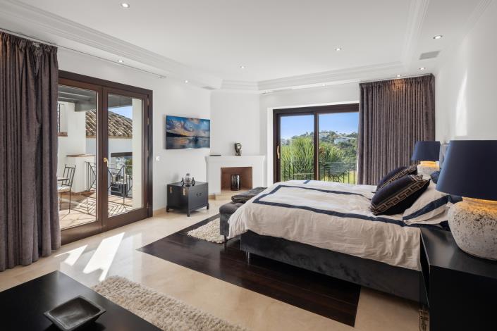 Image No.15-7 Bed Villa for sale