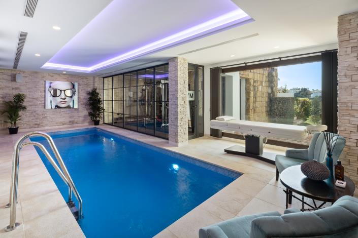 Image No.3-7 Bed Villa for sale