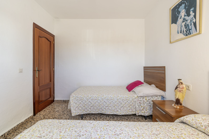 Image No.14-3 Bed Villa / Detached for sale