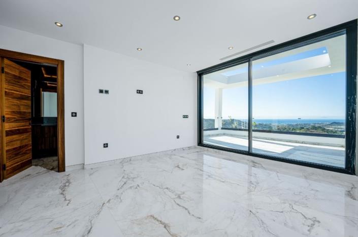 Image No.17-5 Bed Villa for sale